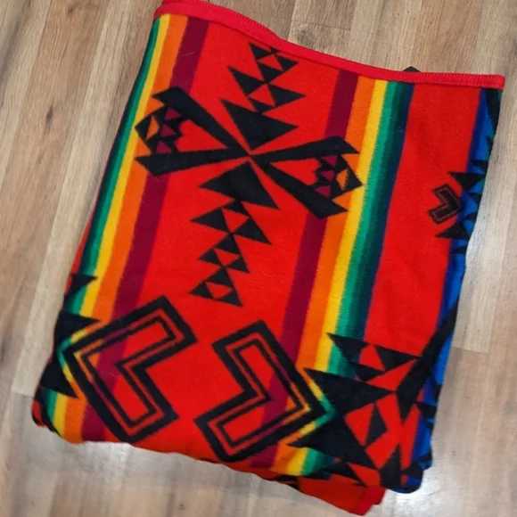 Rare - Pendleton wool blanket, retired Spirit pattern- 90x90 - Picture 7 of 13
